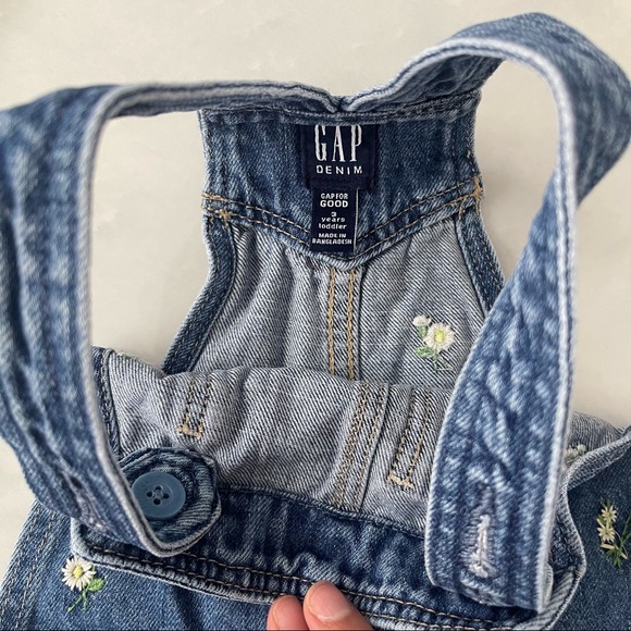 Baby gap shortalls overalls with floral embroidery size 3T - Picture 3 of 5